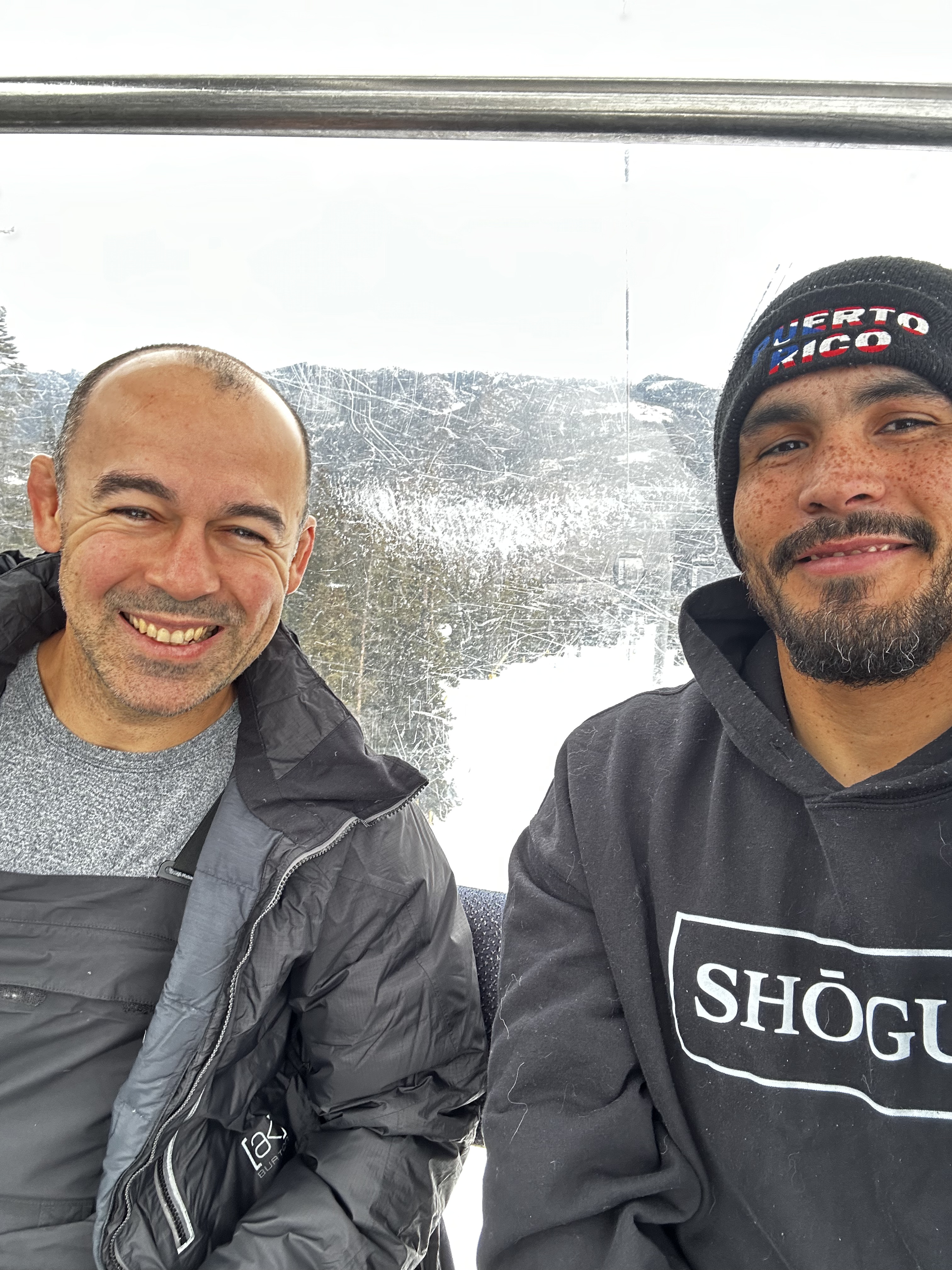 Marcelo Garcia and Manuel Morales between rounds
